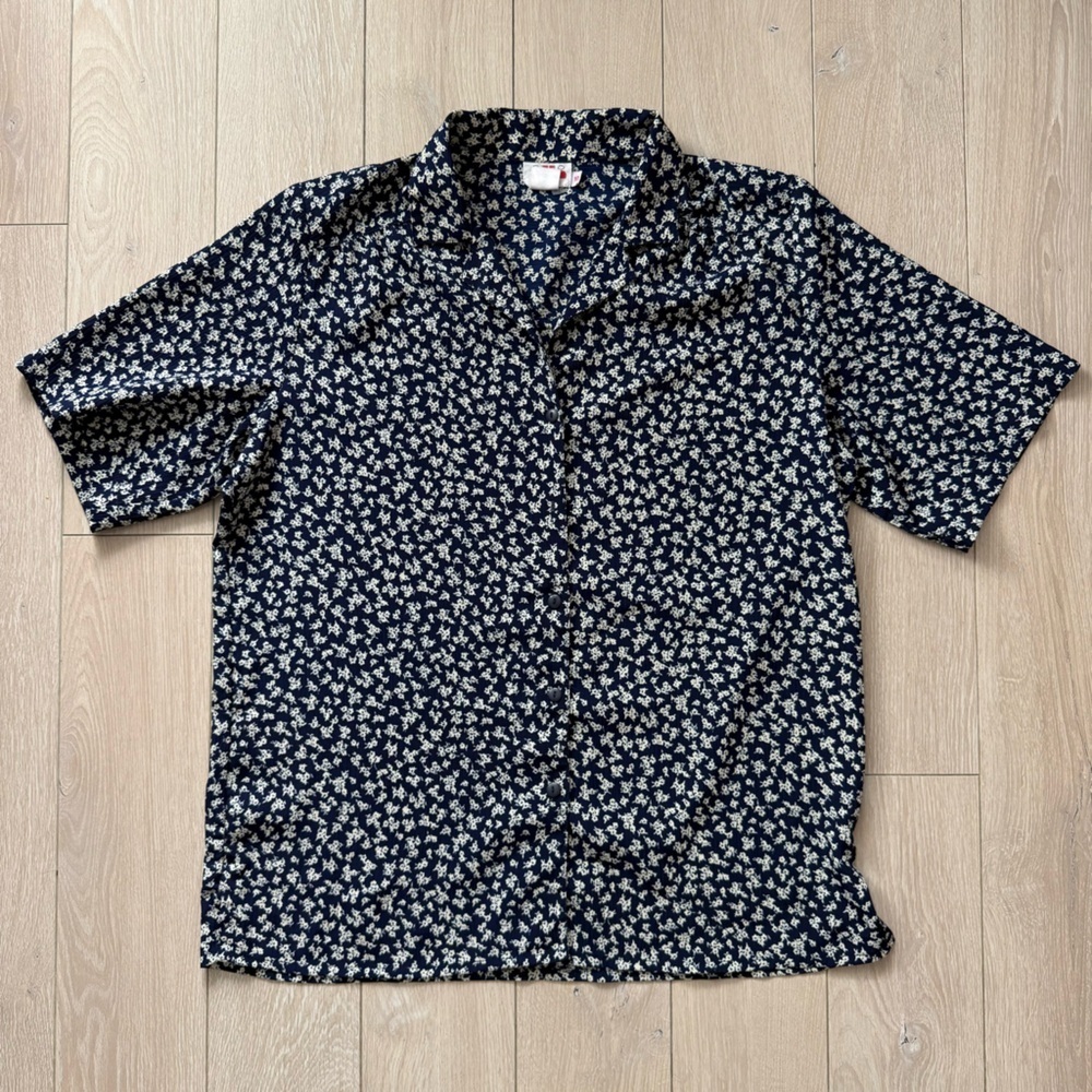 Vintage Alia Navy Floral Shirt Women’s Size 10 Missing a Button